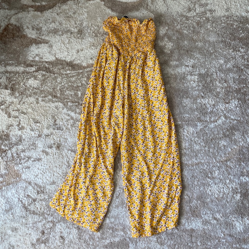 Hollister jumpsuit, Extra Small, yellow flower pattern